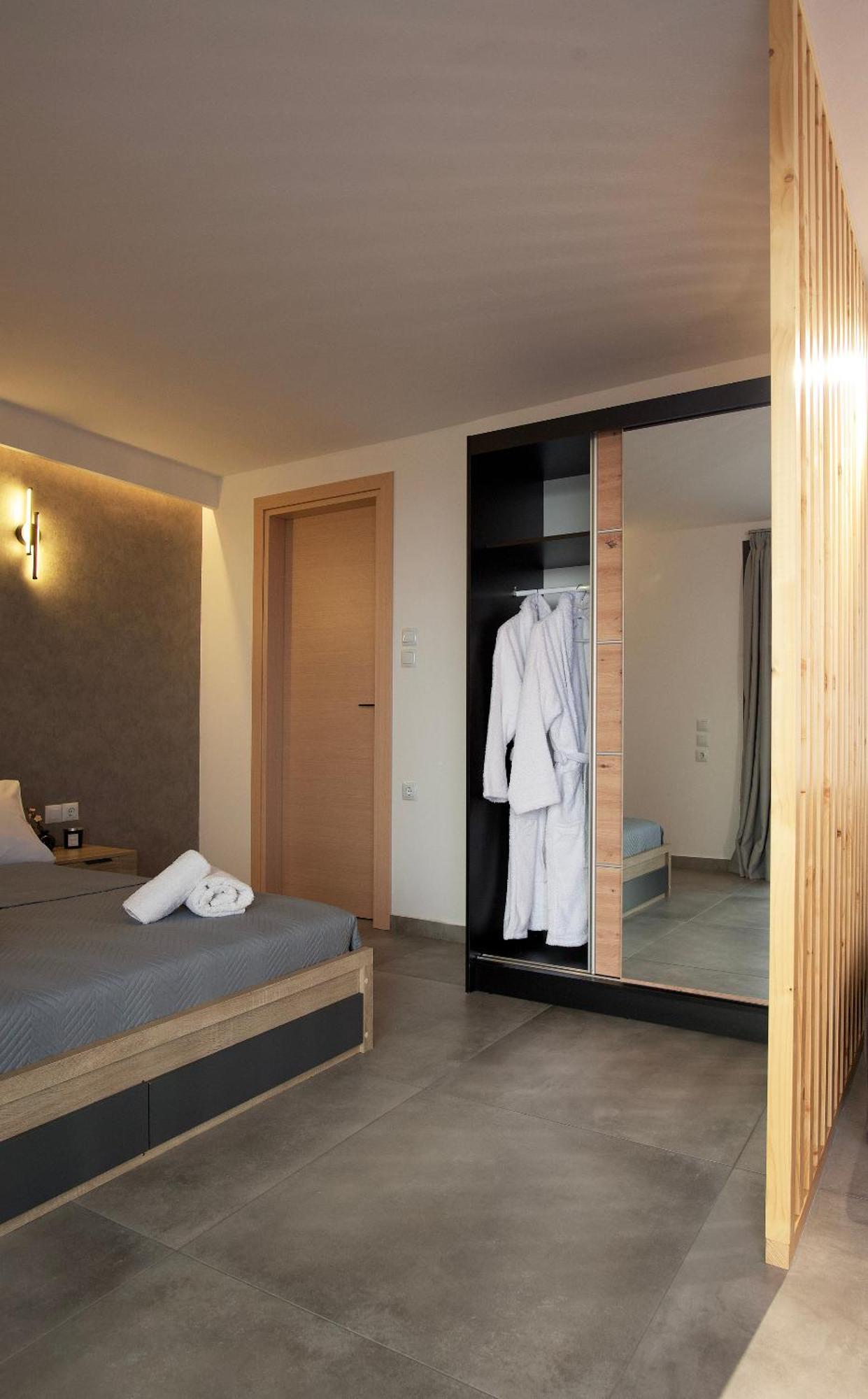 Kiriakos Apartment Kalamata Bagian luar foto